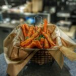 FRYTKI <small>Z BATATÓW + SOS</small>